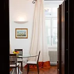 Apartament Des Hayes *