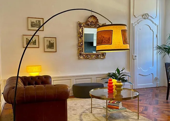 Des Hayes Apartman *