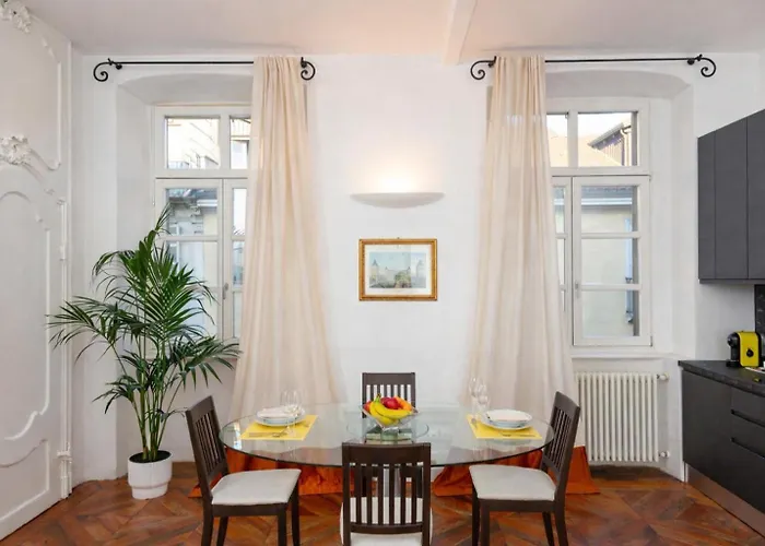 Des Hayes Apartment *